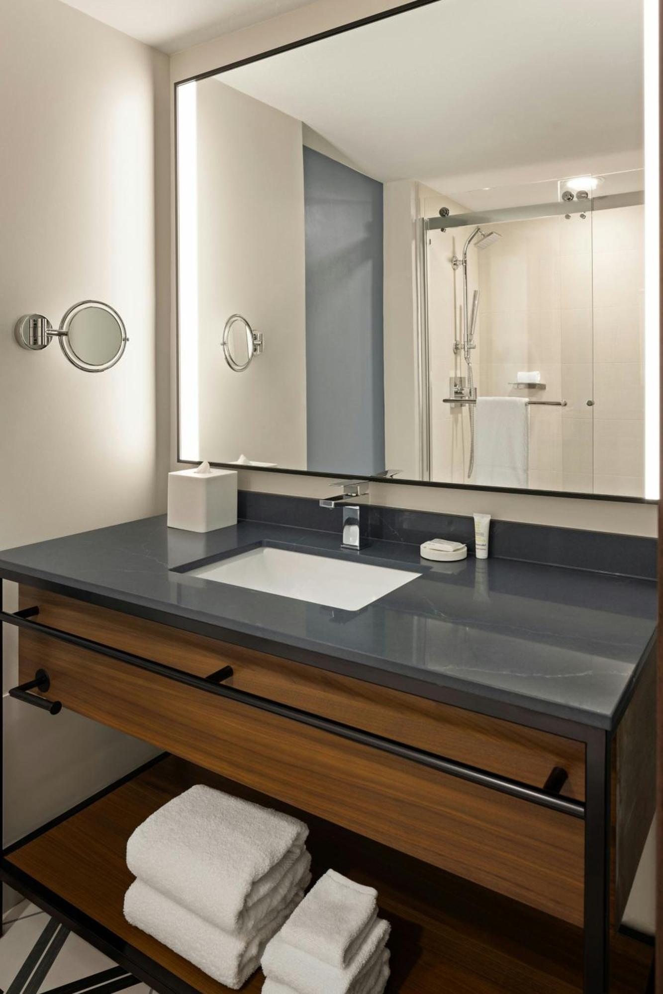 Oshkosh Marriott Waterfront Hotel & Convention Center Kültér fotó