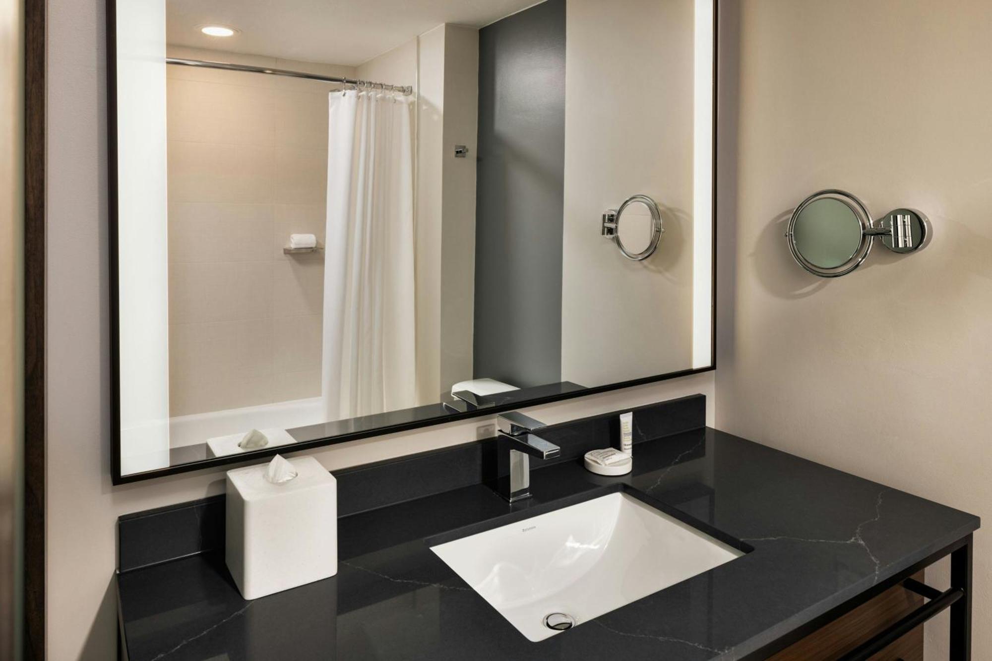 Oshkosh Marriott Waterfront Hotel & Convention Center Kültér fotó